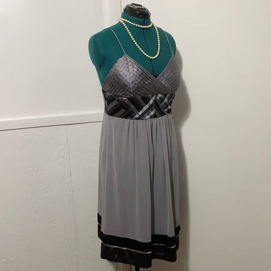 8.8 ELIZA J GREY/BLK DRESS SZ 12